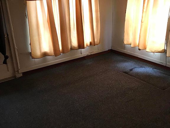 3rd image of 106 N Longworth Ave