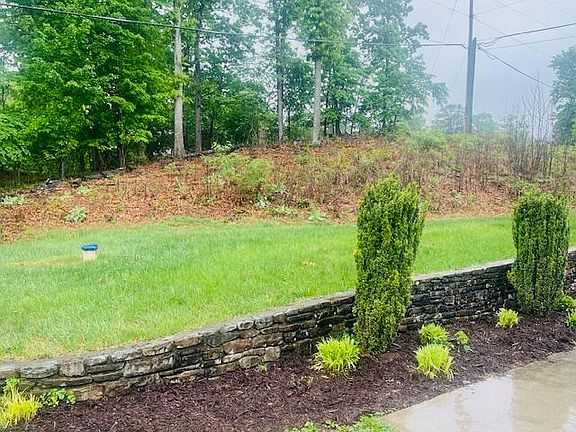 4th image of 1365 Lilac Ln
