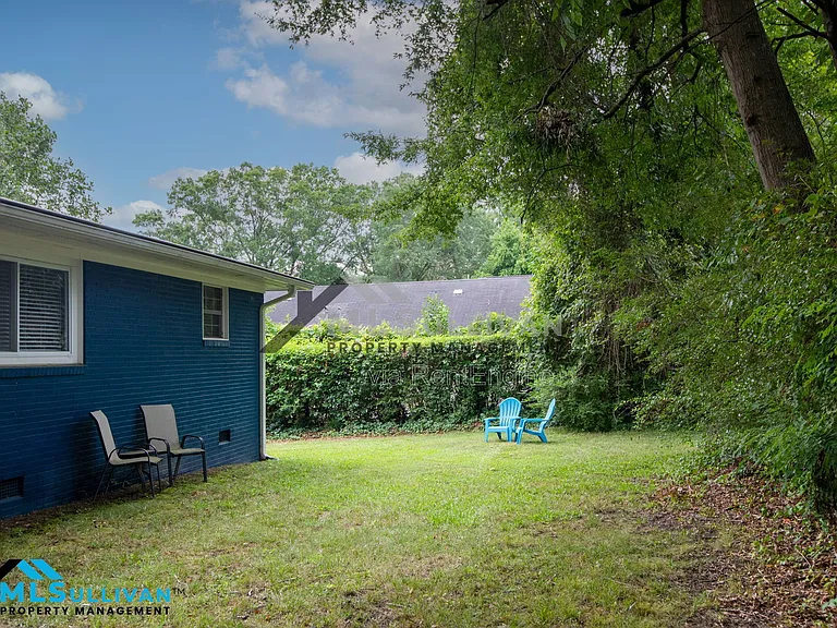 1021 Sedgefield St — Photo 5