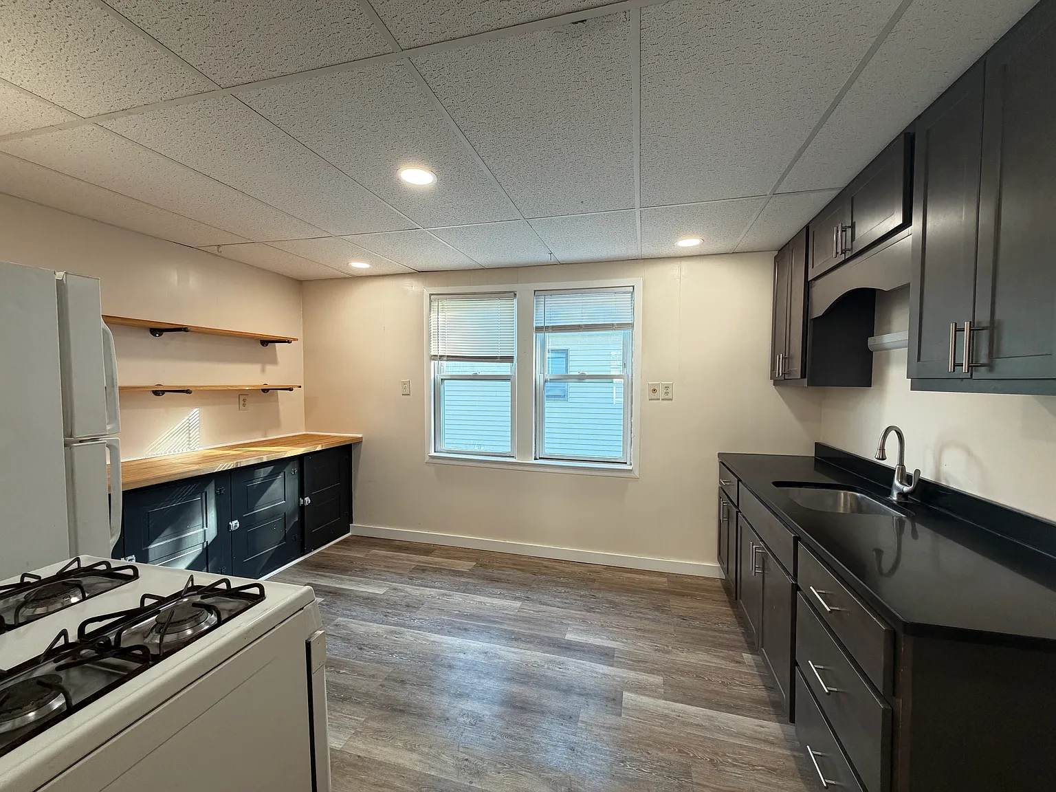 92 Alsace Ave — Photo 1
