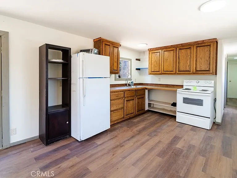 3576 Whispering Pines Rd — Photo 4