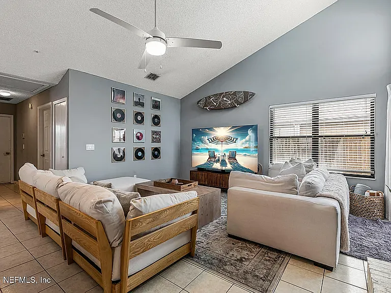 181 Miraloma Ln — Photo 15
