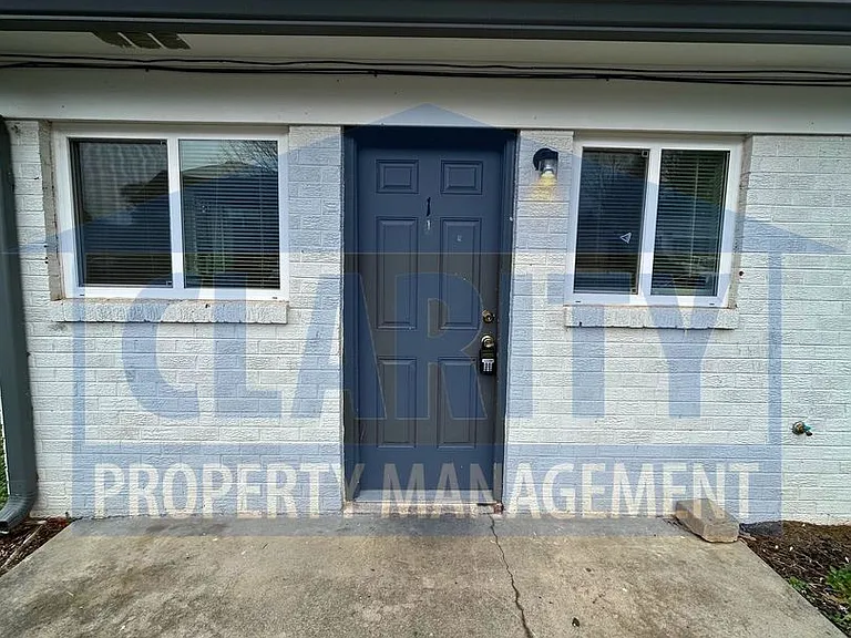 1709 Clemmer St NE — Photo 1