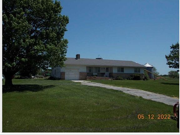 2nd image of 746 SE 60th Rd