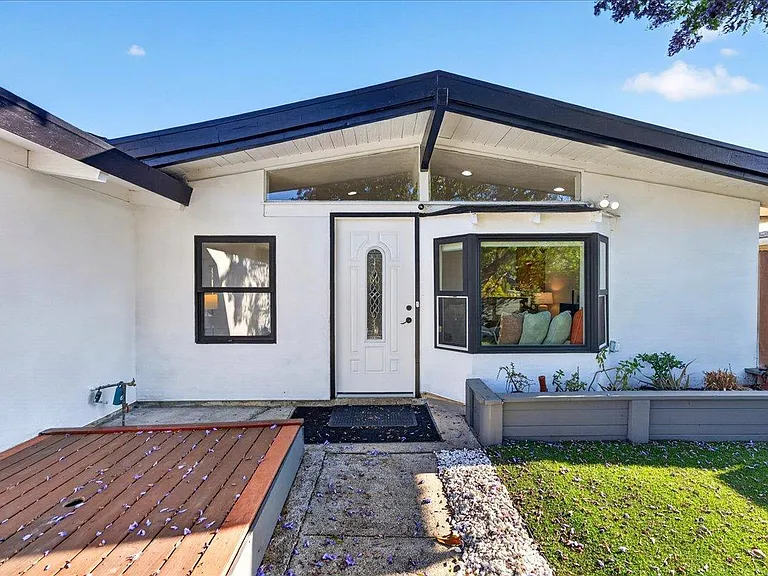 854 Lakewood Dr — Photo 13