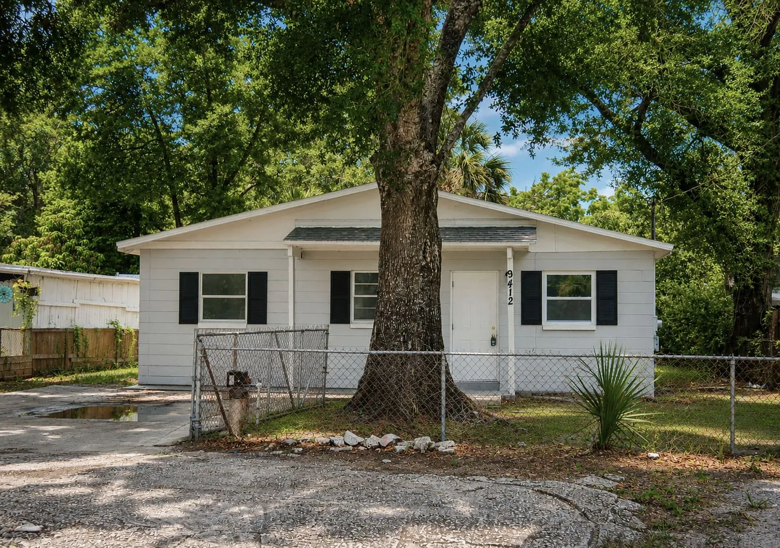 3 Bedroom, 1 Bathroom Home for Rent in Tampa! — Photo 1