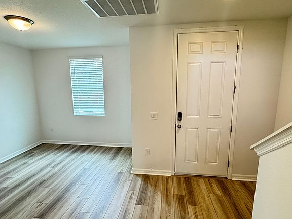 4th image of 2401 White Tail St