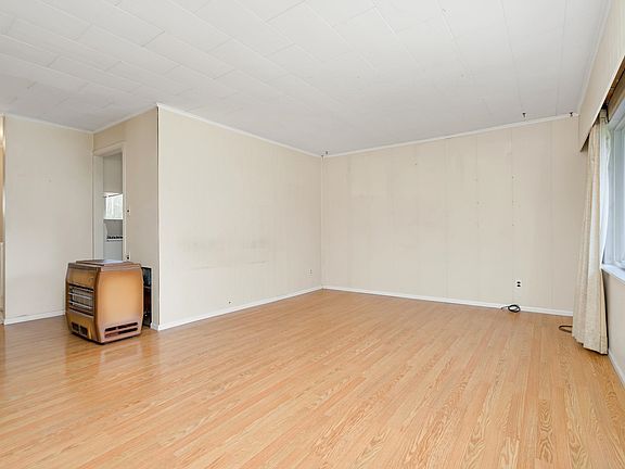 5th image of 11619 Adair St