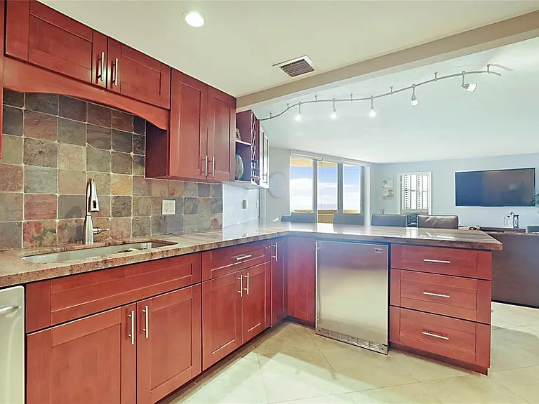 2800 N Ocean Dr #B-9D — Photo 13