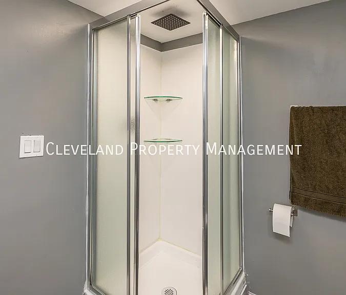 27484 Hollywood Dr — Photo 26