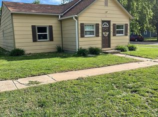 303 E Main St, Waterville, KS 66548