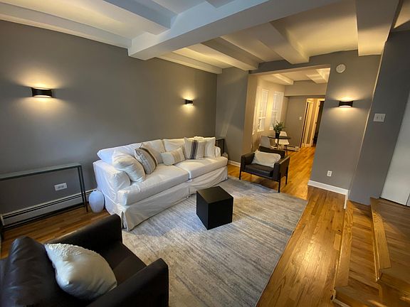 3rd image of 5521 N Kenmore Ave #1