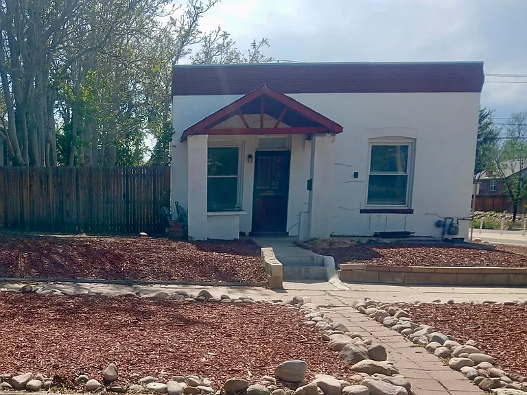 3051 N Columbine St — Photo 2