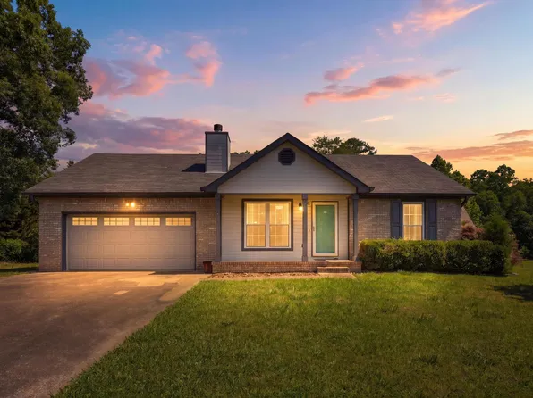 2244 N Fork Dr, Soddy Daisy, TN 37379