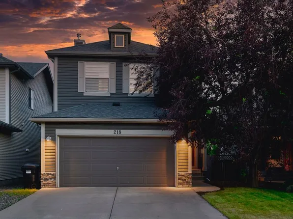 218 N Cougarstone Cir SW, Calgary, AB T3H 4W5