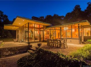 37 Old Brook Rd, West Hartford, CT 06117