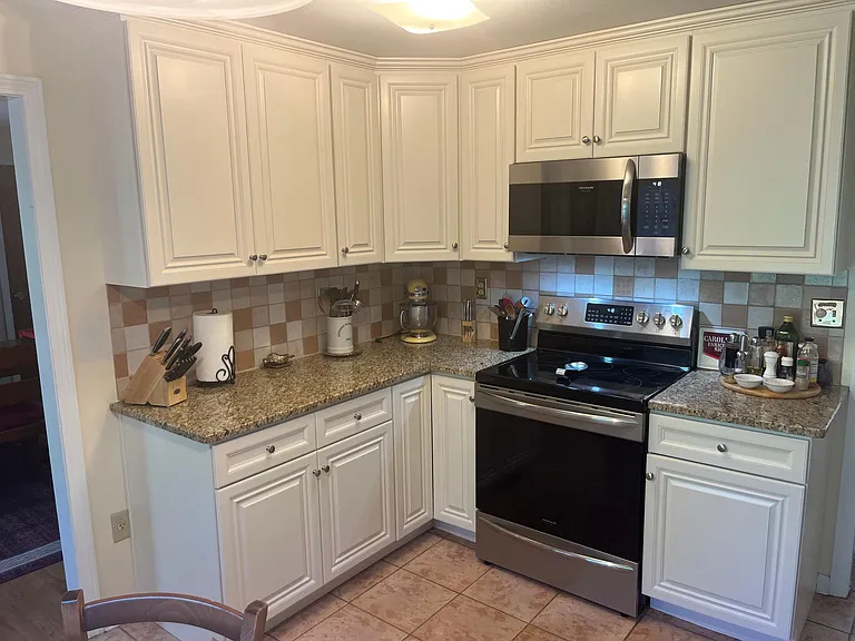 475 Saw Mill Rd — Photo 3