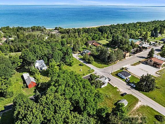 4th image of Red Barn N Lake Shore Dr