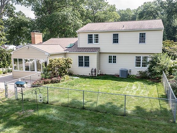 4th image of 158 Glenview Dr