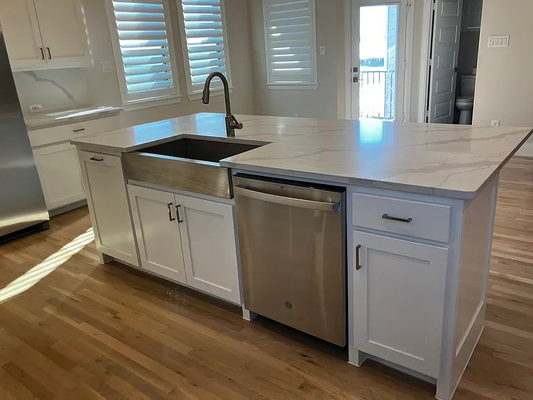 kitchen island with farmer's sink