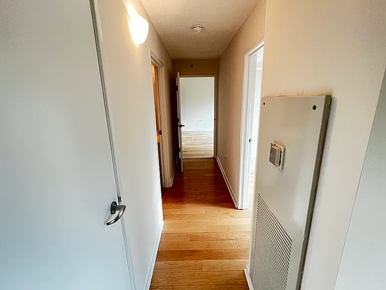 9655 Woods Dr #406 — Photo 11