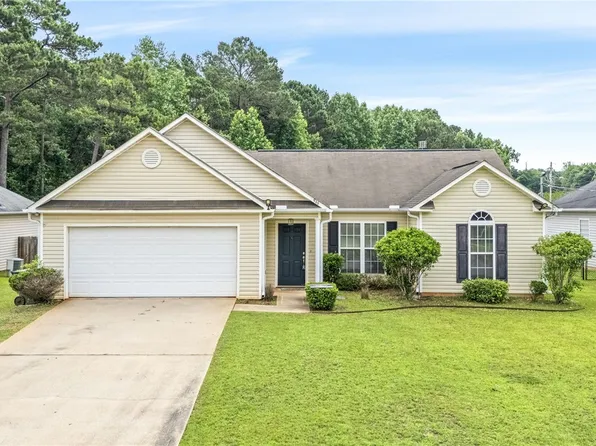 946 Law Dr, Auburn, AL 36830
