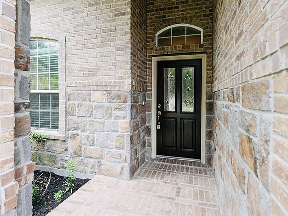 2nd image of 25027 Lakecrest Manor Dr