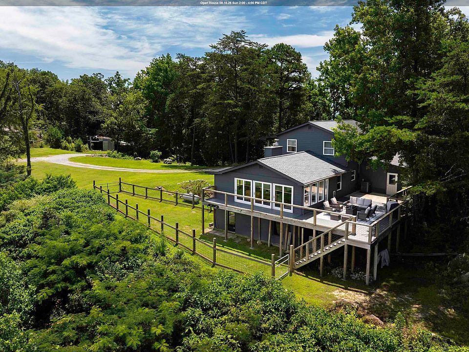 1st image of 40 Lake View Cir
