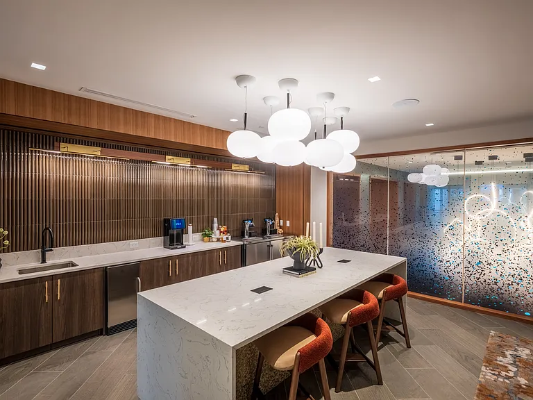 Complimentary Cold Brew, Kombucha, and Flavored Water | Resident Entertainment Lounge