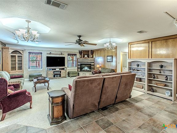 4th image of 10941 Moffat Rd