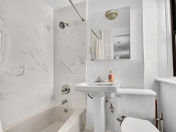 5th image of 218 E 82nd St APT 2FW