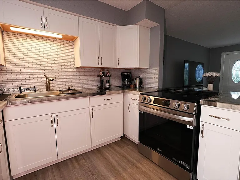742 Granada St #A — Photo 49