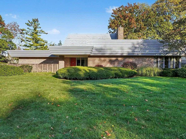 820 Canterbury Dr, Saginaw, MI 48638
