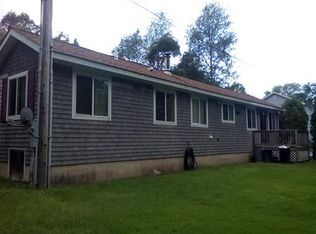 22 Saint Lawrence St, Acushnet, MA 02743