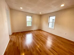 104 Buttonwood St #2, Boston, MA 02125