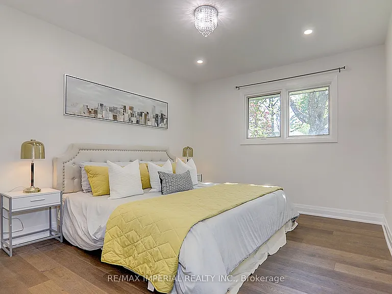 98 Belfry Dr — Photo 17