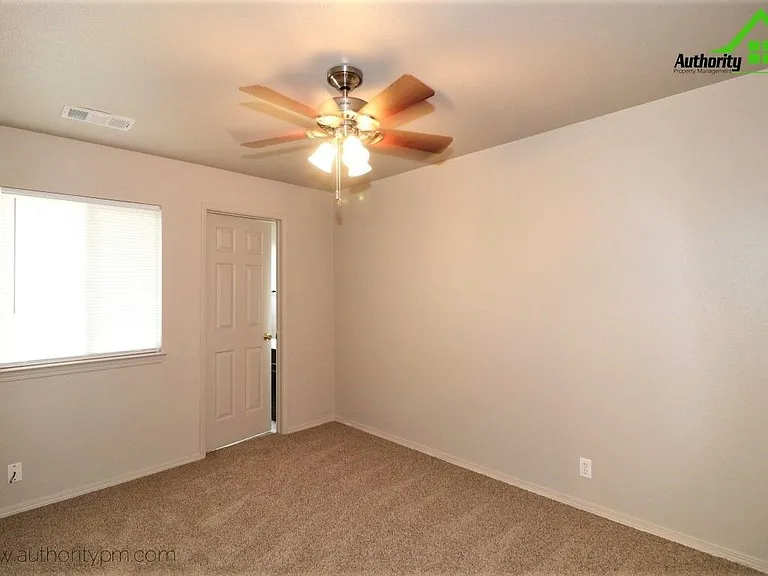 3909 Mercury Dr — Photo 18
