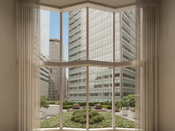 100 East 53rd Street image 2 of 35