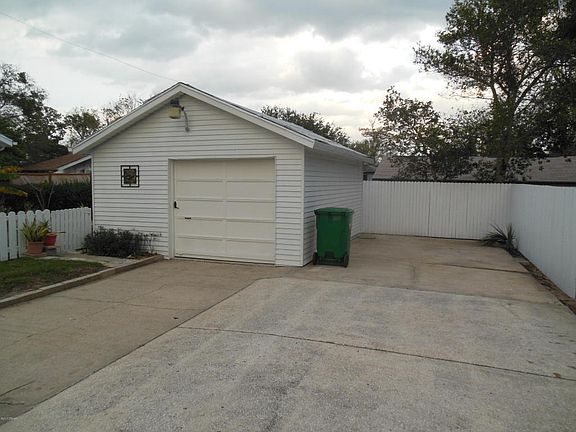 3rd image of 267 Daytona Ave