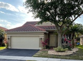 805 Falling Water Rd, Weston, FL 33326