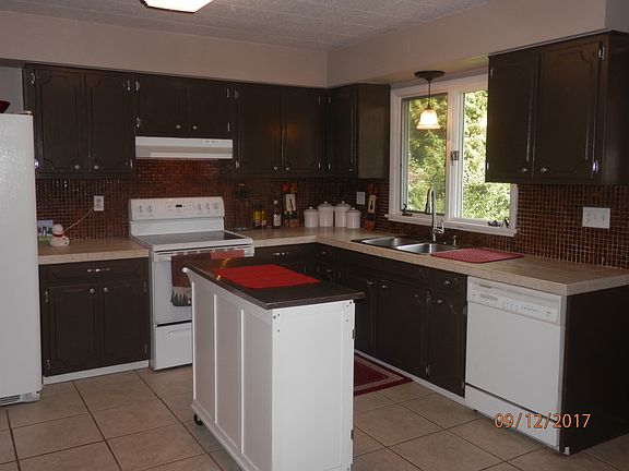 3rd image of 3921 Brookside Dr