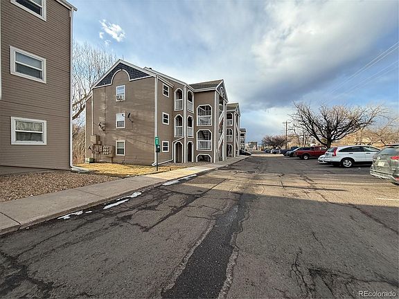 4th image of 1211 S Gilbert Street
