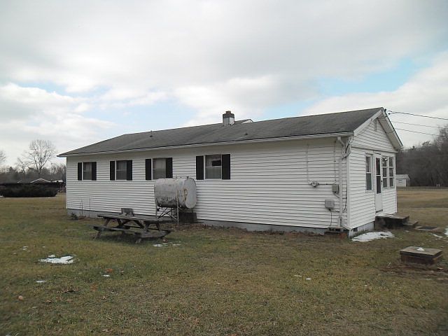 2nd image of 2397 Fleeburg Rd
