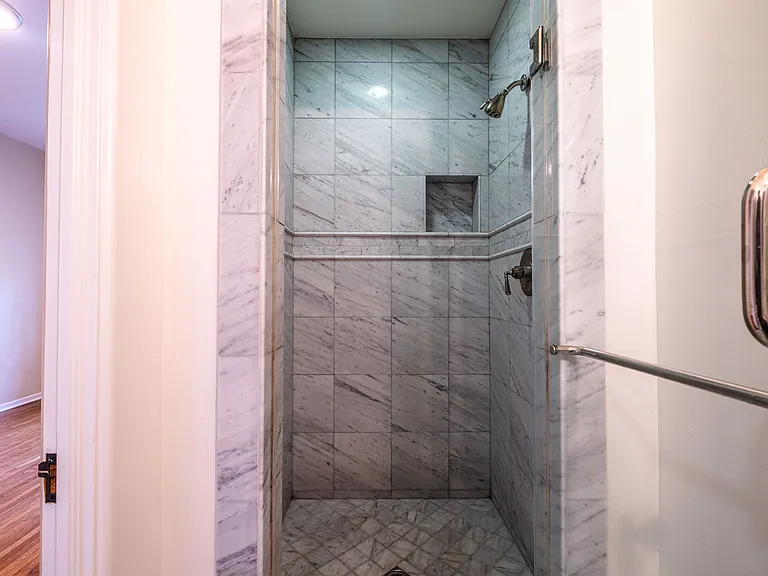 10836 Lindbrook Dr #3 — Photo 18