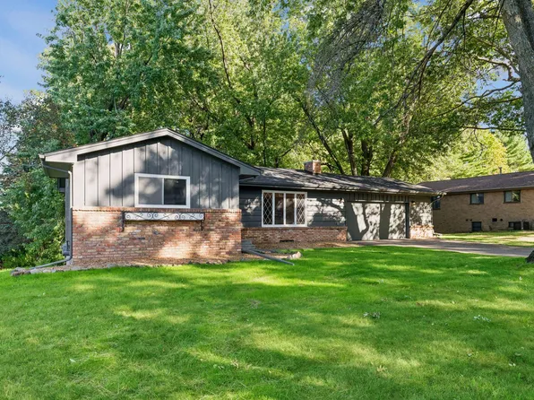 15001 Oakland Ave S, Burnsville, MN 55306