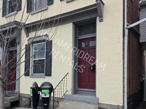 156 York St #1, Gettysburg, PA 17325