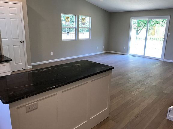 4th image of 3821 S Woodmere Ct