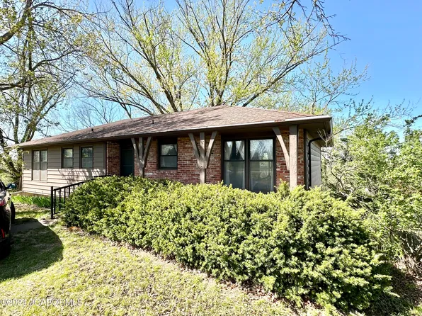 6101 W Jacobs Ln, Columbia, MO 65202