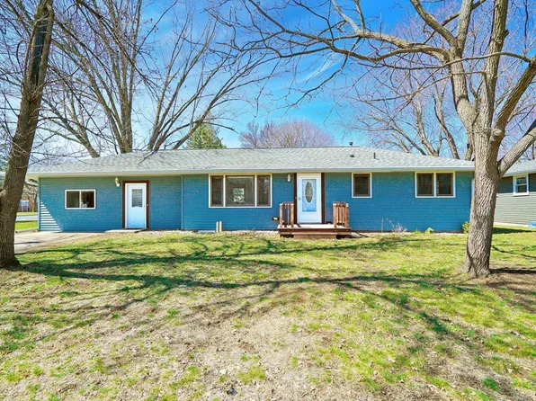 2020 Maple St, Hastings, MN 55033