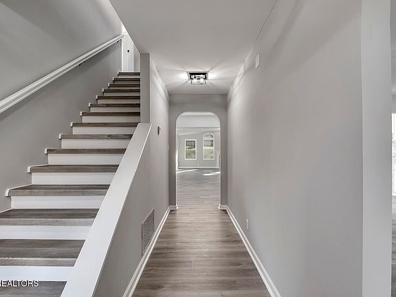 4th image of 107 Carson Ln